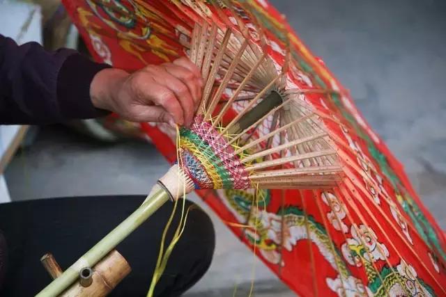 美丽的油纸伞江南水乡独特的风韵,撑一把油纸伞感受一种朦胧的美