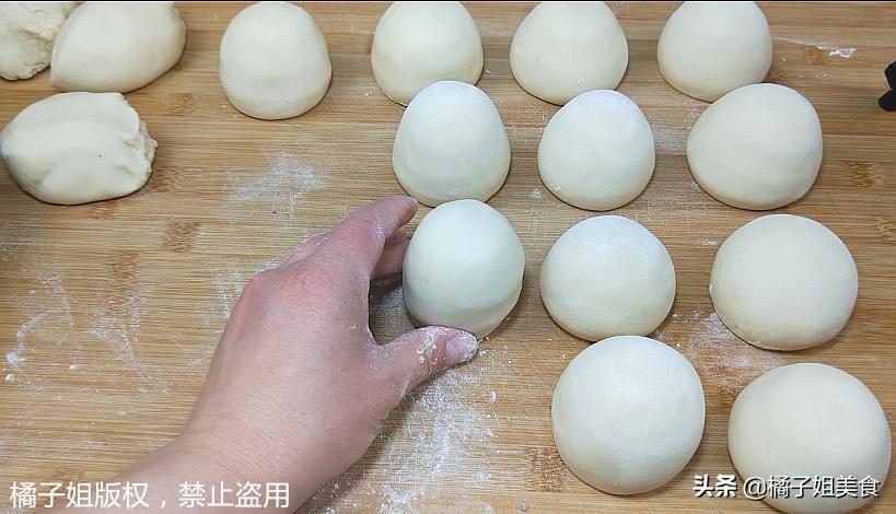 馒头的神奇做法，不用酵母粉不用老面，快已失传的方法，个个蓬松