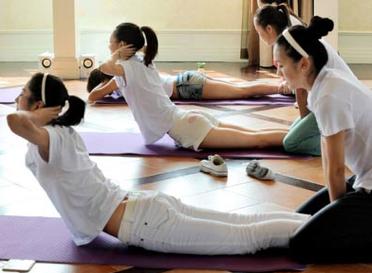 腰椎间盘突出患者的锻炼操视频,腰椎间盘突出患者的锻炼方法