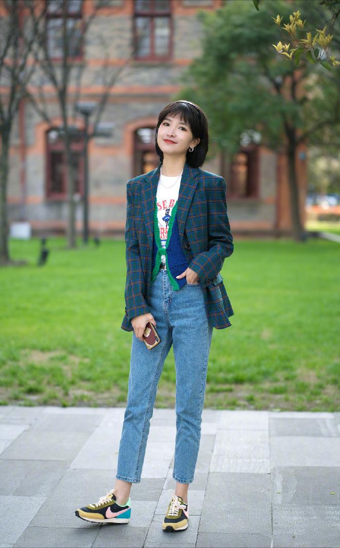 2022最流行的牛仔裤搭配什么鞋,牛仔裤搭配这5种鞋子好看又时髦