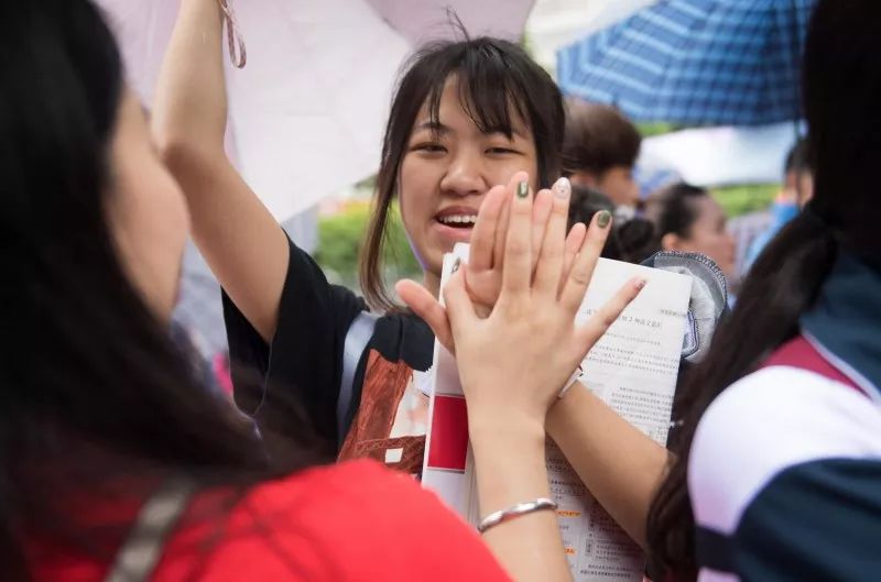 近几年的语文作文题目广东,1998年广东高考作文题目