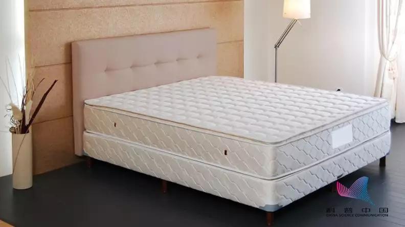 睡觉是硬床好还是软床好,10岁小朋友睡硬床好还是软床好