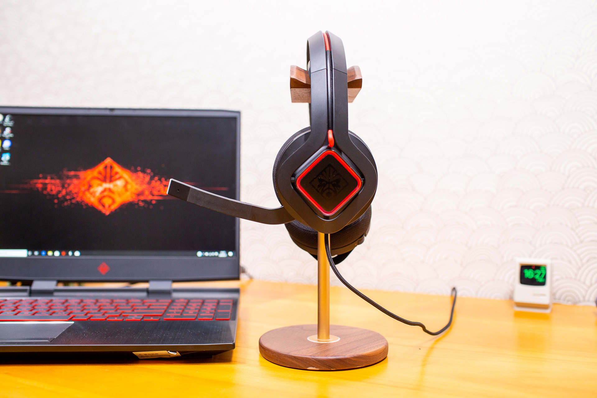 暗影精灵5和光影精灵5哪个好,暗影精灵5如何开启一键狂暴模式