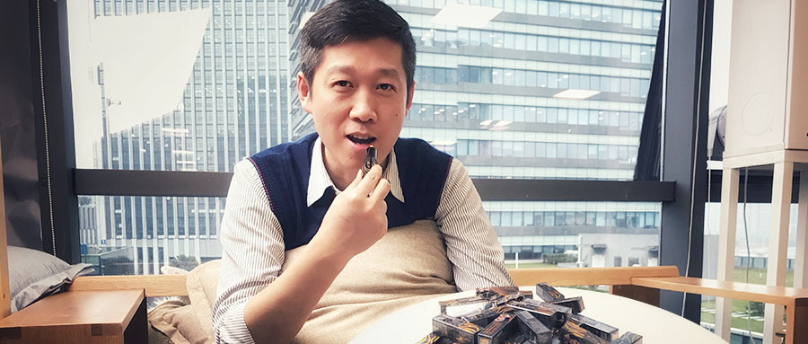 传奇今生唇膏怎么是橘红色,传奇今生变色润唇膏