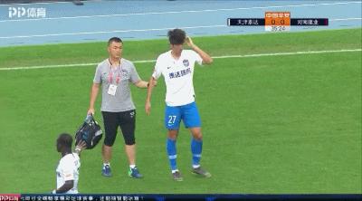 中超联赛最严重的球员群殴事件,中超受伤感人一幕