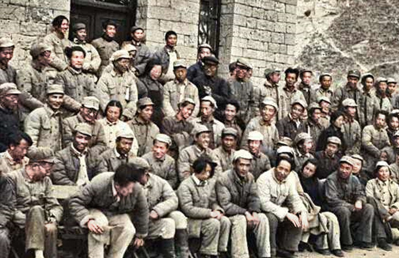 他是广州市第一任公安局局长，官至正厅级，毛主席给了他7字评价