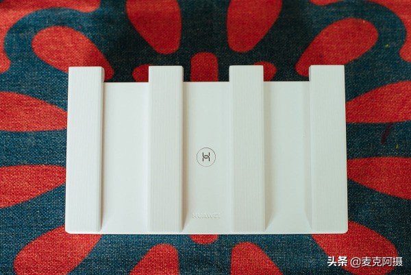 华为凌霄四核ws7200,华为ws5200增强版边缘路由器测评