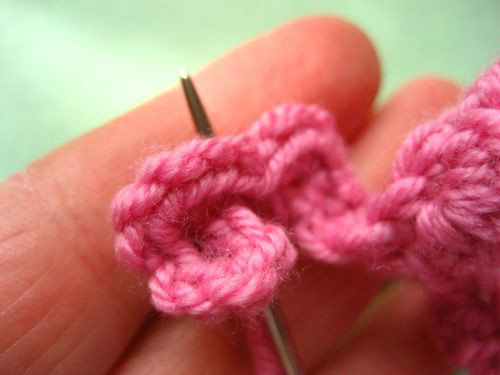 钩针玫瑰花叶子花样图解,一体钩玫瑰花的图解教程大全