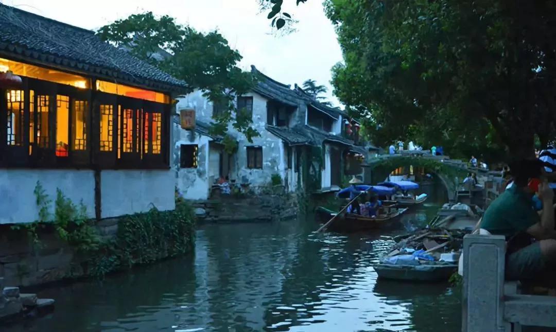 乌镇现在还值得去吗,乌镇是否值得去