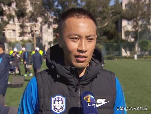 足坛历史十大球星c罗,现役足球巨星排名前十名c罗