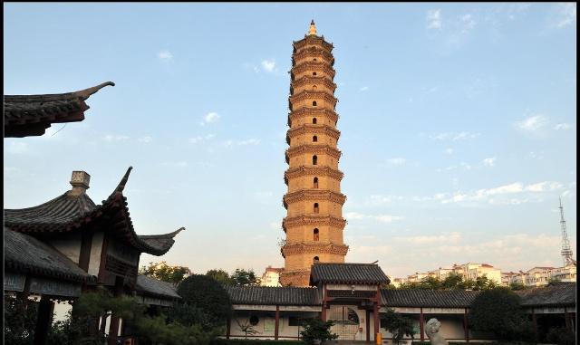 许昌古城曾被划分为三大重镇，分别名为自由、平等、博爱