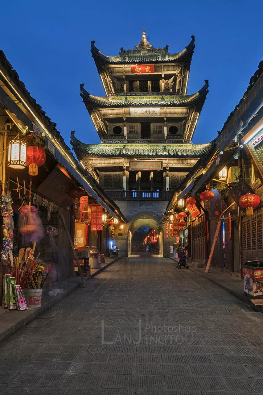 国内最适合一个人旅行的20个地方,一个人自驾旅行累了想回家