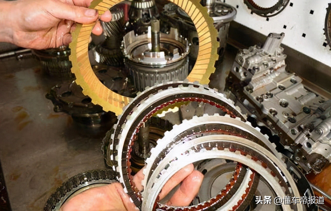 变速箱油进水怎么换油清理得彻底,变速箱进水后有什么表现