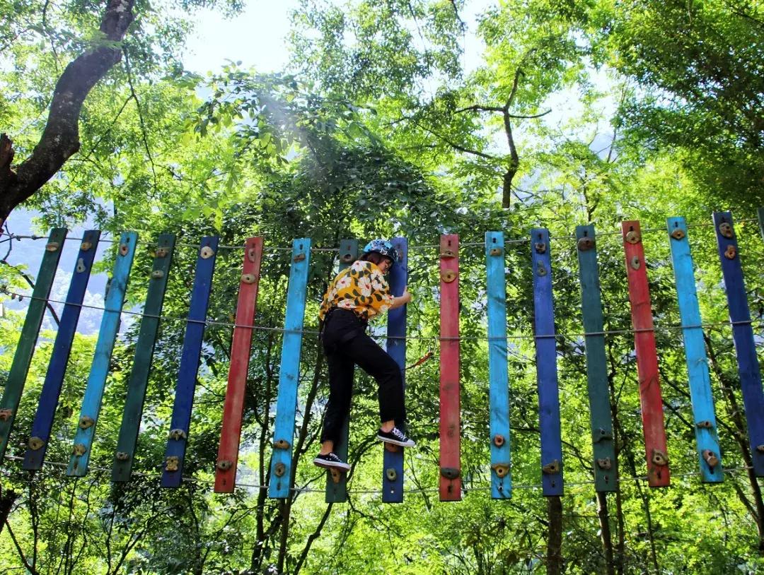 飞拉达攀岩溜索丛林溯溪地心探洞,清远飞拉达丛林探险