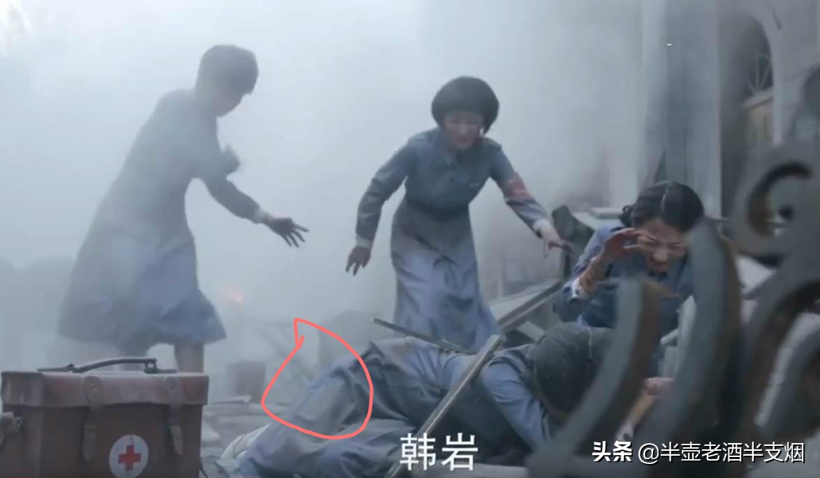 亮剑3的雷人之处：护士揣手机吃奶糖，王云山吃炒豆是跟谁学的？