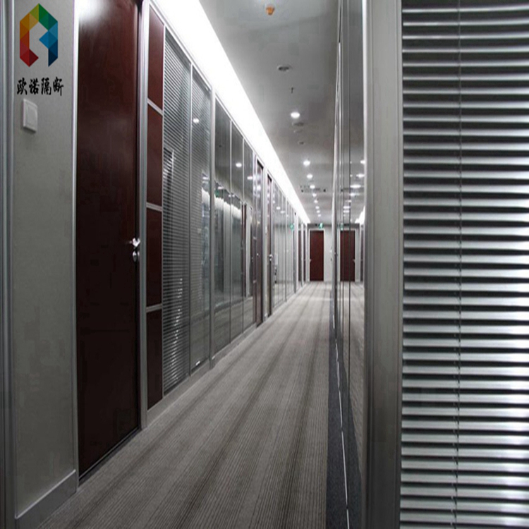 铝合金玻璃隔断用什么材料,铝合金玻璃隔断的款式