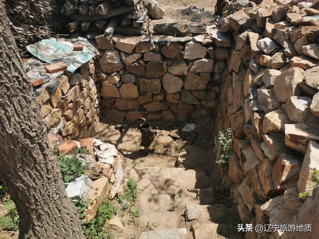 锦州96岁老人独居荒村，靠发电机生活，至今耳不聋，眼不花