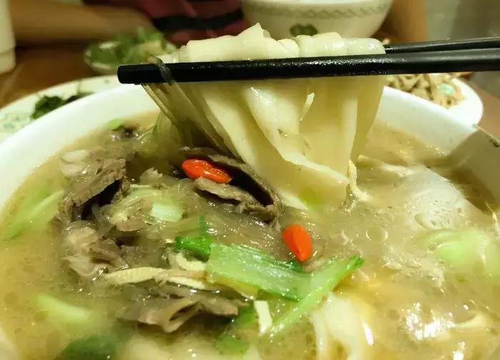 河南郑州正宗烩面在哪个位置,安阳郑州四厂烩面哪一家好吃