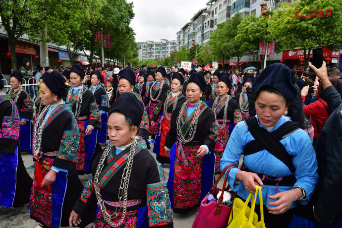台江苗族姊妹节巡游,台江苗族姊妹节苗族服装