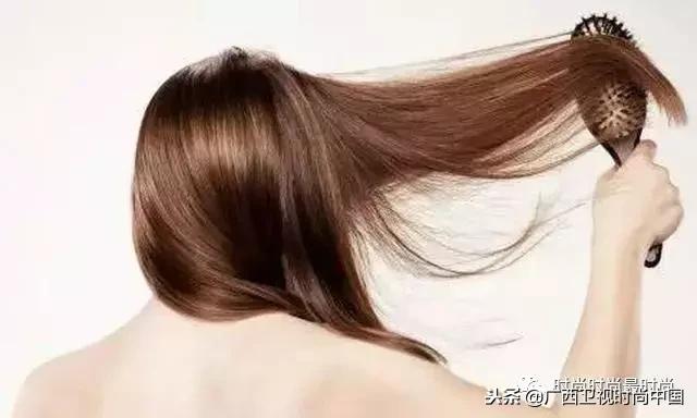 头发硬早上起来炸毛怎么办,头发硬老是炸毛该怎么办