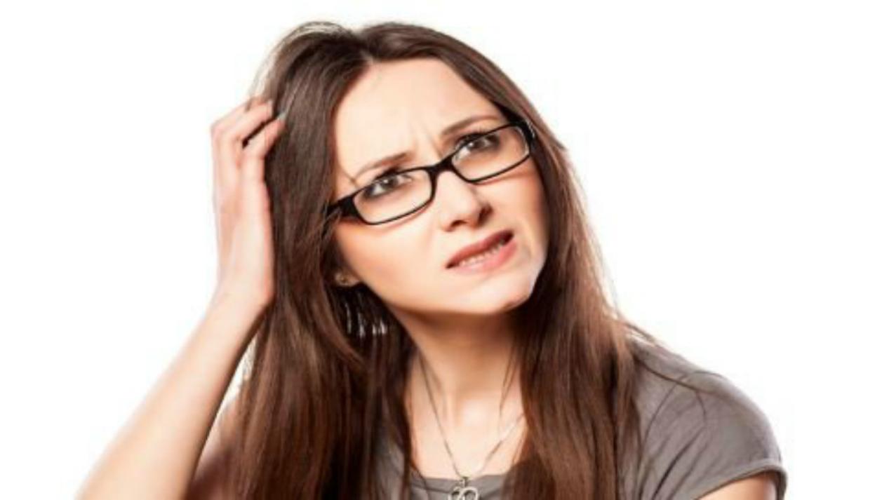 头皮屑反反复复的怎么治疗,头皮屑反反复复是什么原因造成的