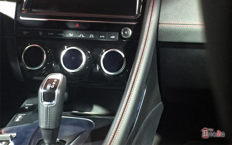 新款捷豹e-pace街拍,全新捷豹e-pace英国赛车绿