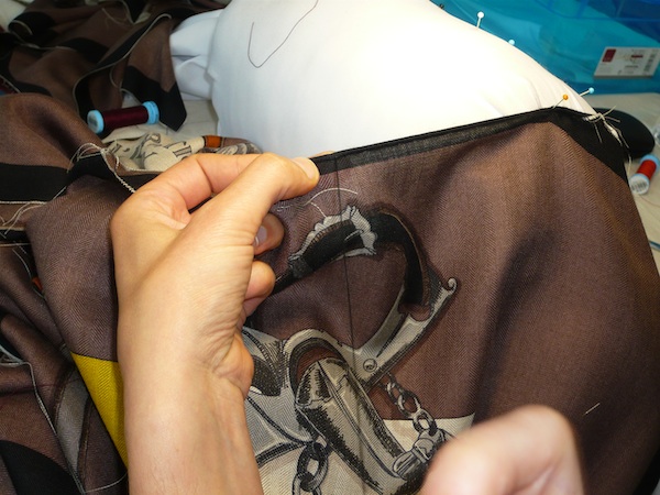 爱马仕丝巾一条,爱马仕丝巾如何成为第一的