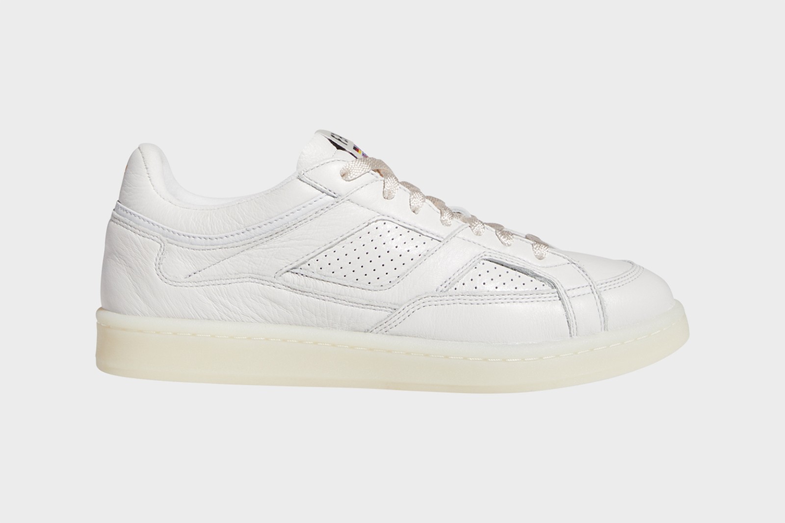 牛年该穿的鞋,牛年足球鞋