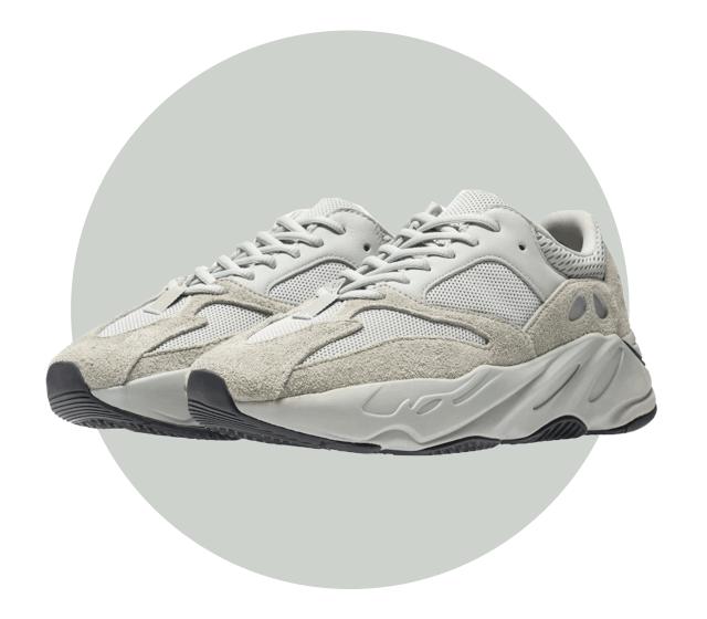 我花2000块抢到3双限量球鞋,还送了一个包...