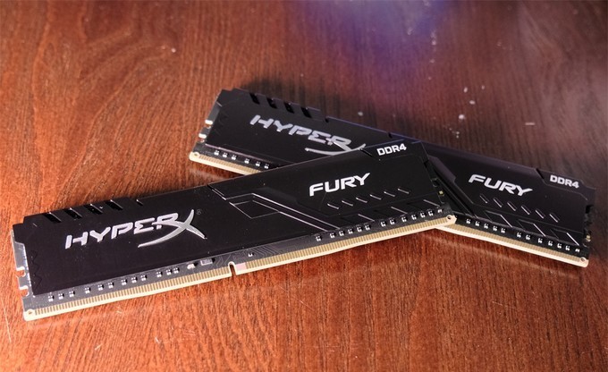 我给我老婆配了一台他们单位最好的电脑，让她再也没有理由划水