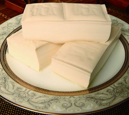 天天吃黑芝麻、黑米，真能减少白发？营养师：滋养黑发的是“它”