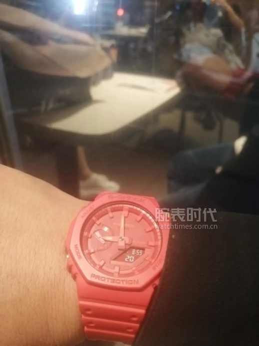 网友晒自己微信好友数量,网友晒1300手表