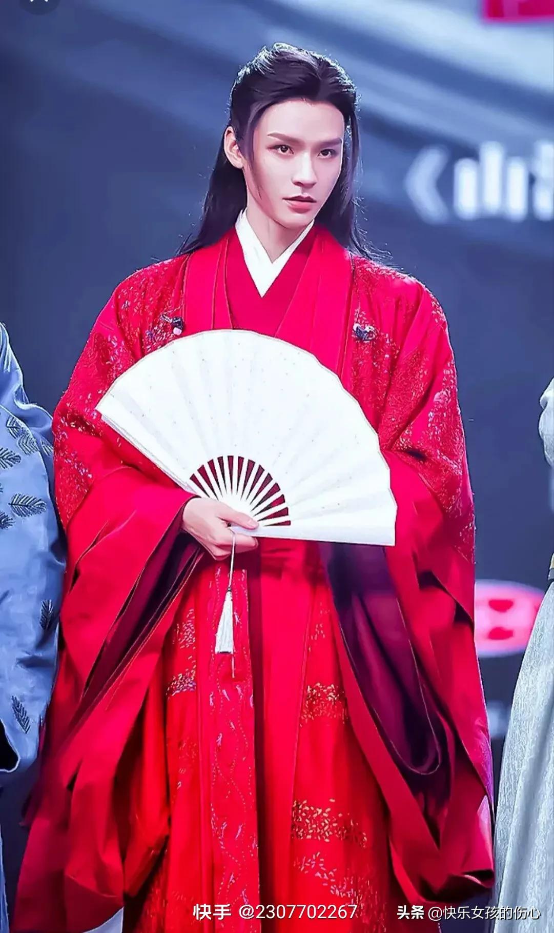 形容古代男子帅气有魅力的句子,描写古代男子气质优雅的句子