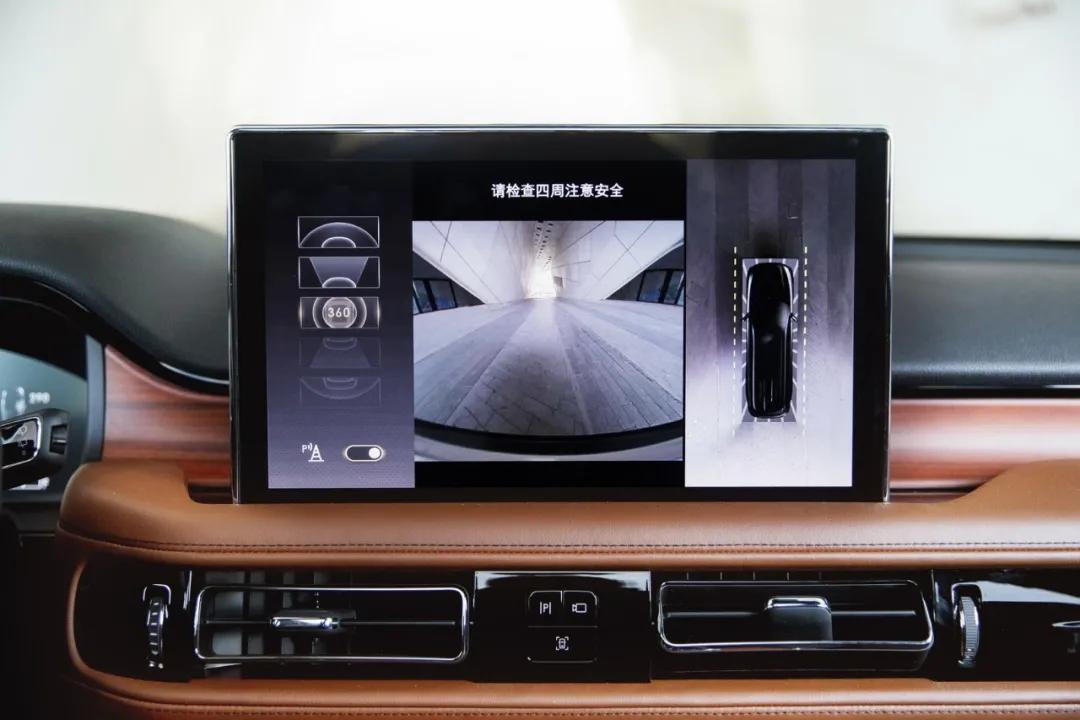 豪华车型再次升级,林肯新一代飞行家彰显霸气威武