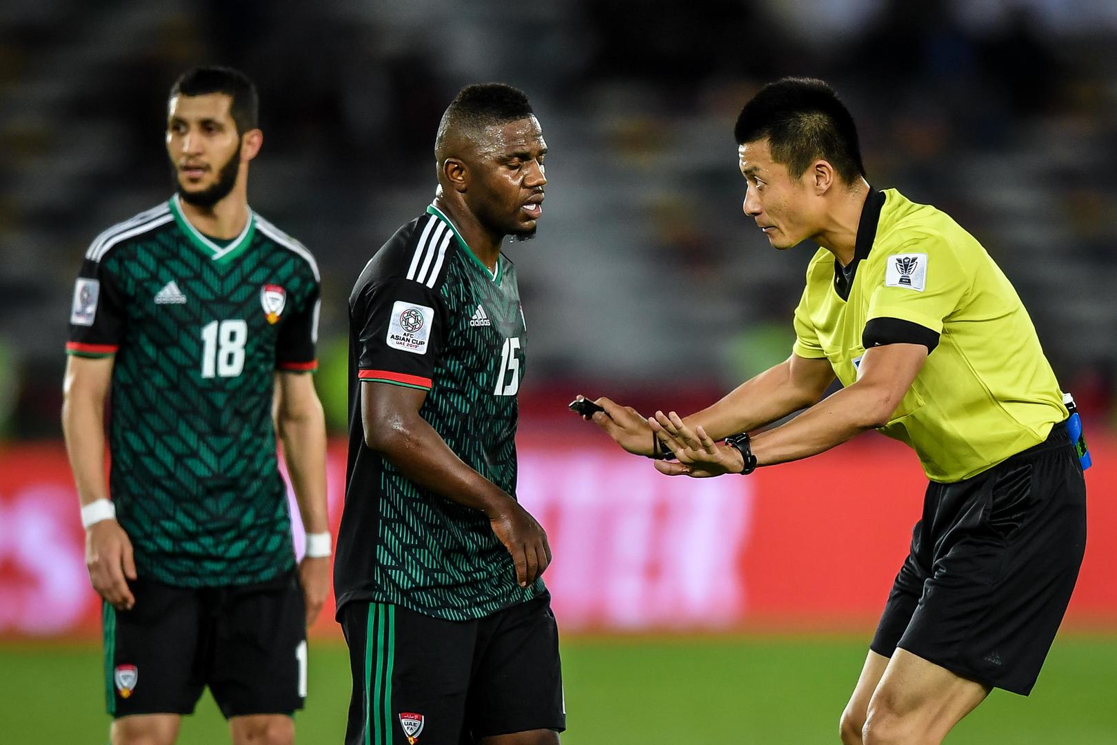 国际级裁判新秀傅明被指论文抄袭首体、南航均表示彻查