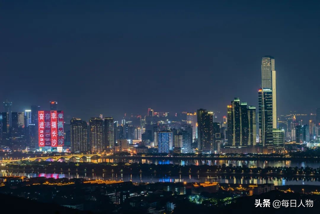 消费第一的省,消费最低一线城市