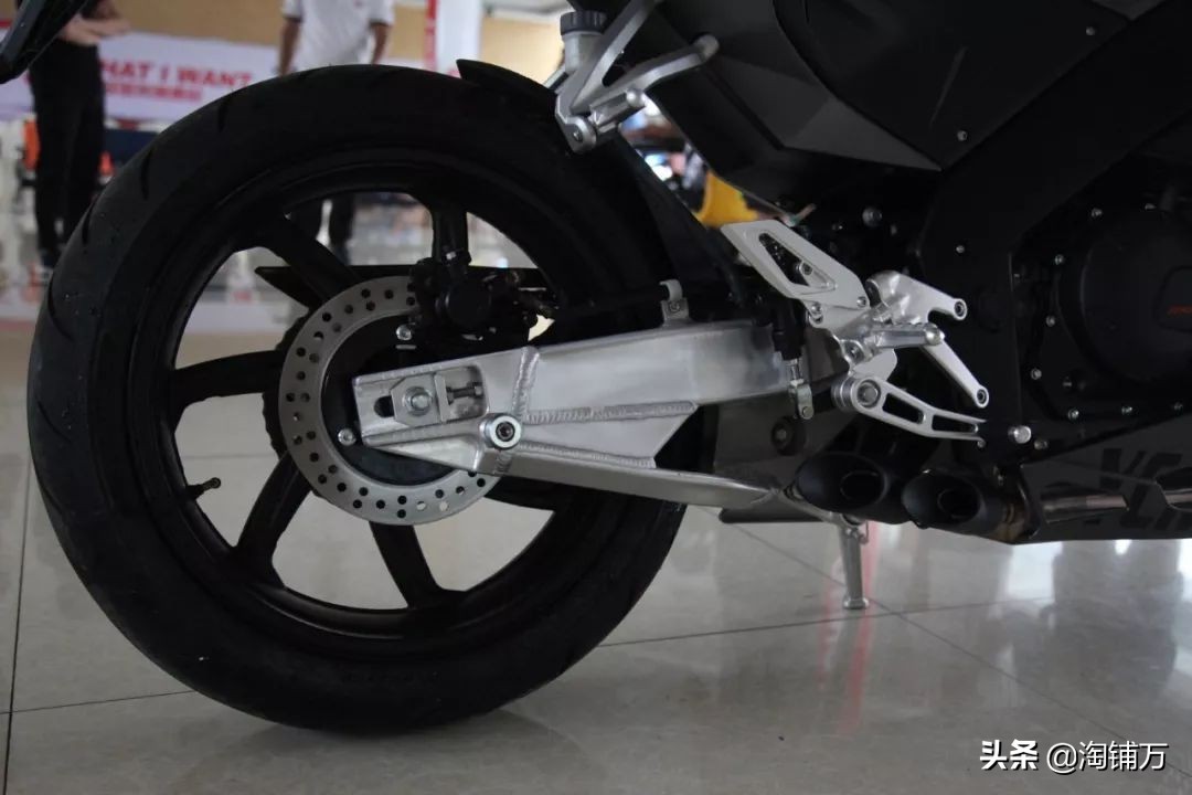 刀锋400跑车,刀锋400是地平线车吗