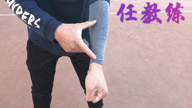 北京体育中考排球垫球技巧,中考排球垫球的正确姿势视频