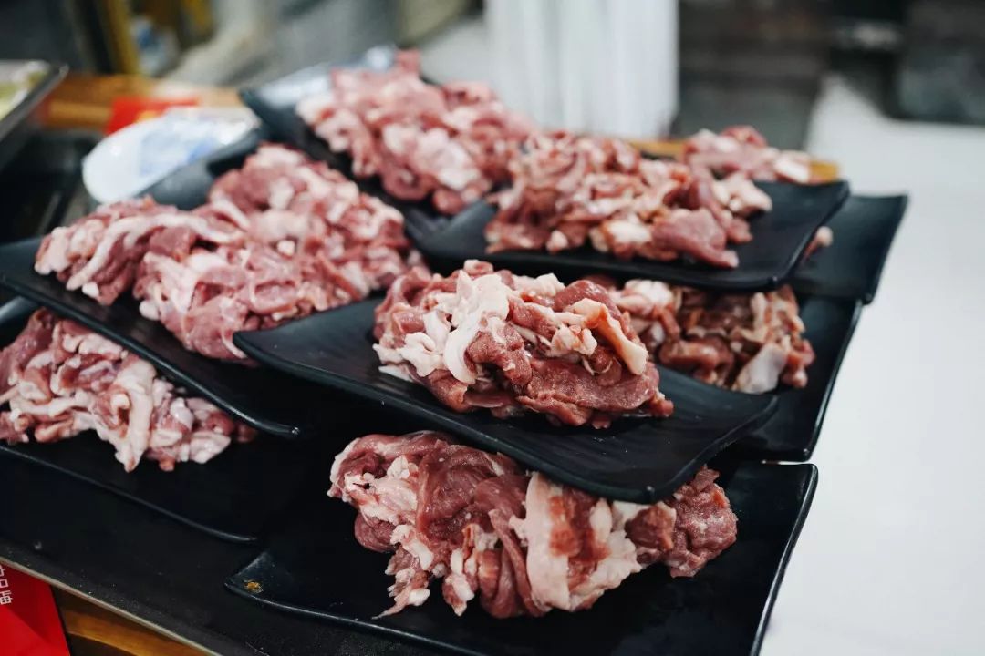 永恒吃货精神：天气冷了，就要吃羊肉呀