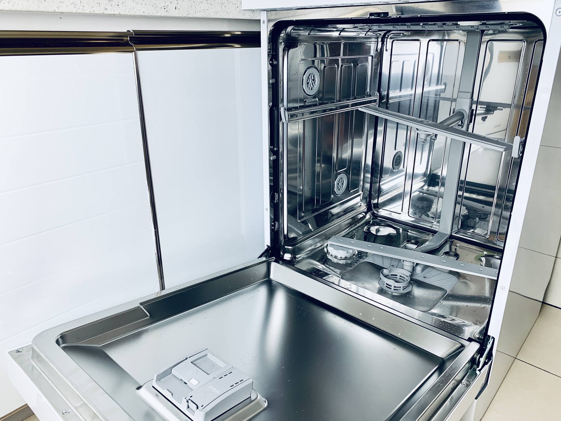 洗碗机选购攻略物美价廉,洗碗机怎么选购技巧和方法