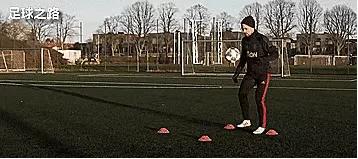 罗纳尔迪尼奥30米高停球,足球教学停球高空球