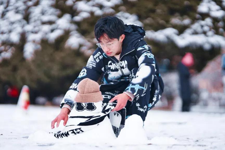 “你在看什么?”“兰大的烟火气”