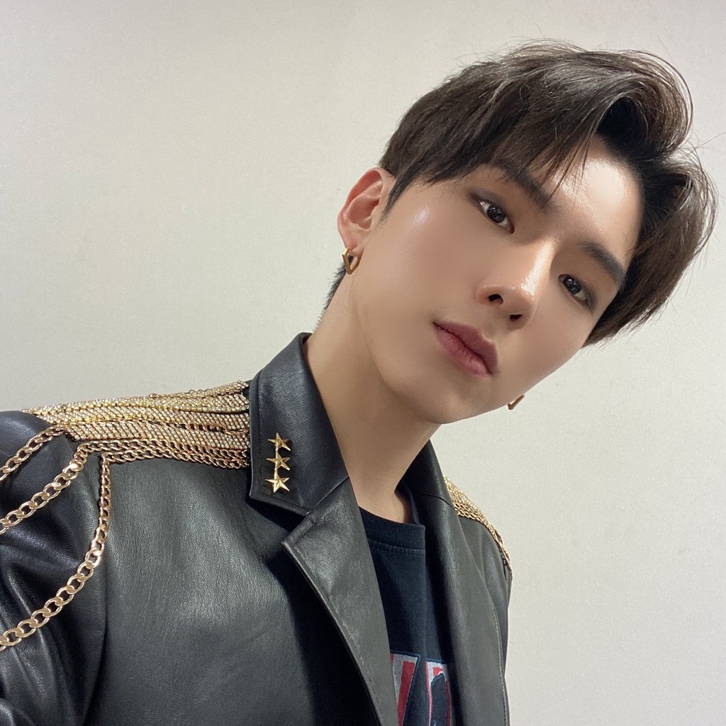 爱豆给粉丝惊喜舞台,爱豆亲手给粉丝生日礼物