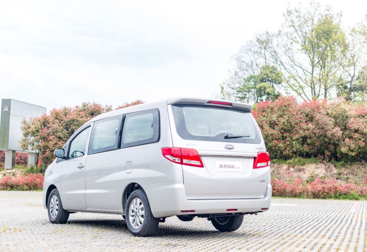 这款搭载全新国六柴油动力、售价13-15万的瑞风M4到底好在哪