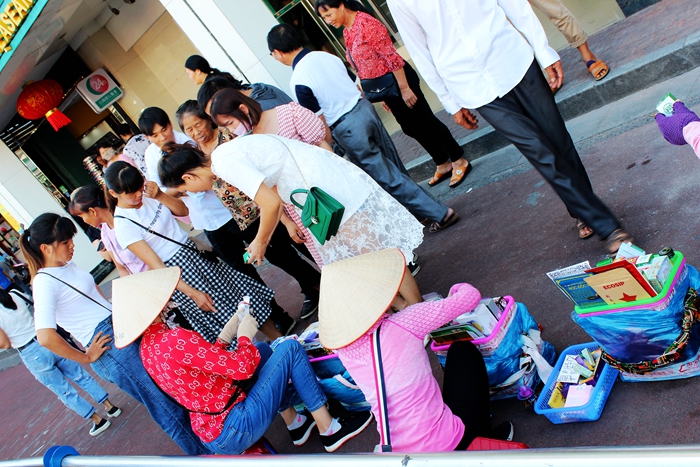 与意大利商人讨价旅游购物欧洲与亚洲国家不同的经营价值观