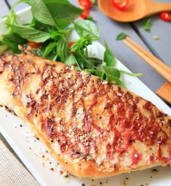 大厨教松鼠鱼制作全过程,松鼠鱼最好吃的做法