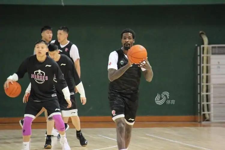 郁郁不得志的莫泰豪言为*疆新**夺冠，面对旧主山东，请开始你的表演