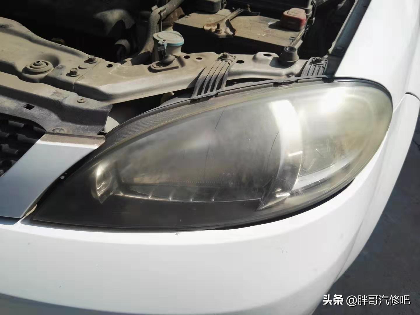 车灯发黄家用方法,大灯漏水发黄怎么补