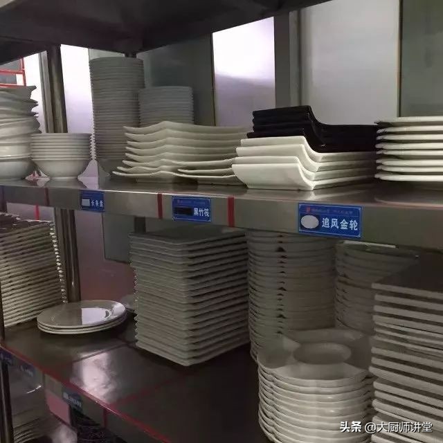 火爆全国的4D厨房到底是怎么样的？厨师长给你看看这些照片