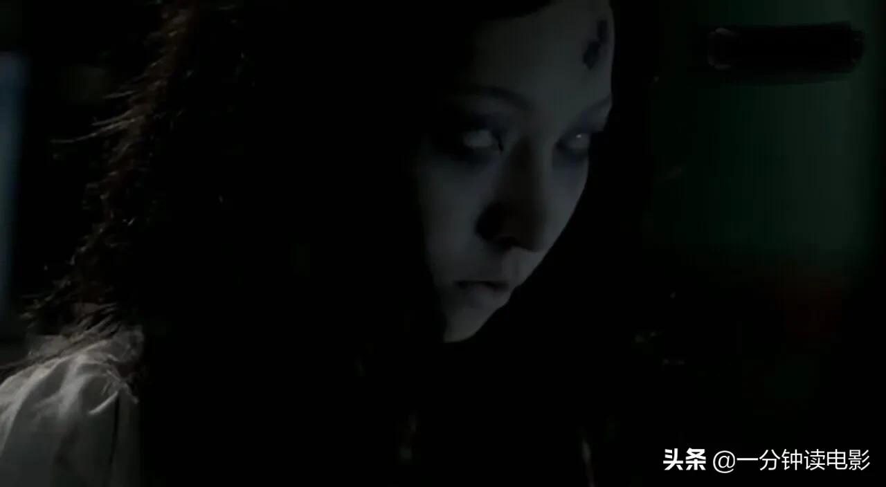 《鬼片场》拍摄现场闹鬼所有工作人员被吓跑只有美女演员不知情